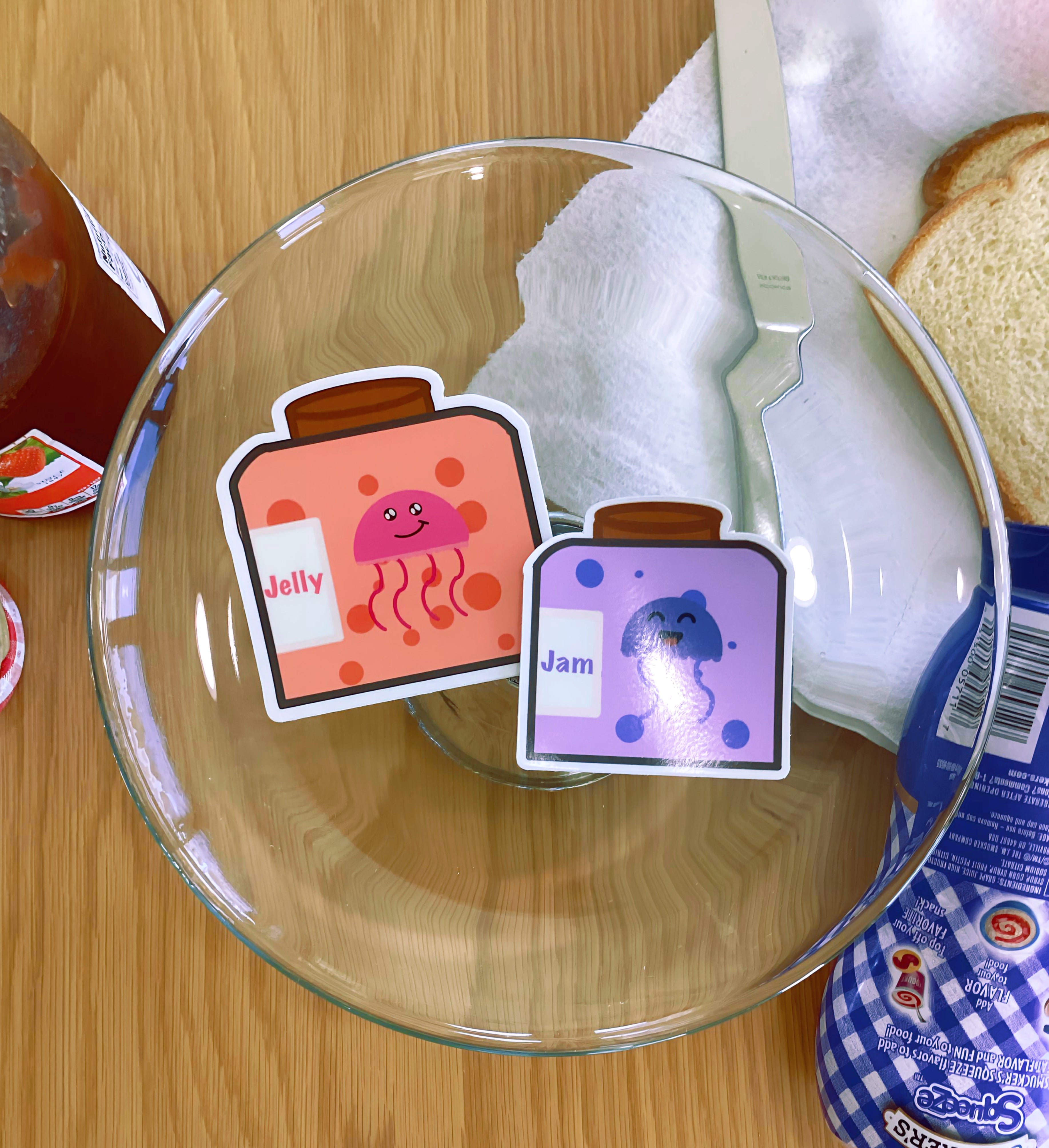 Pink “Jelly-fish” and purple “Jam-fish”